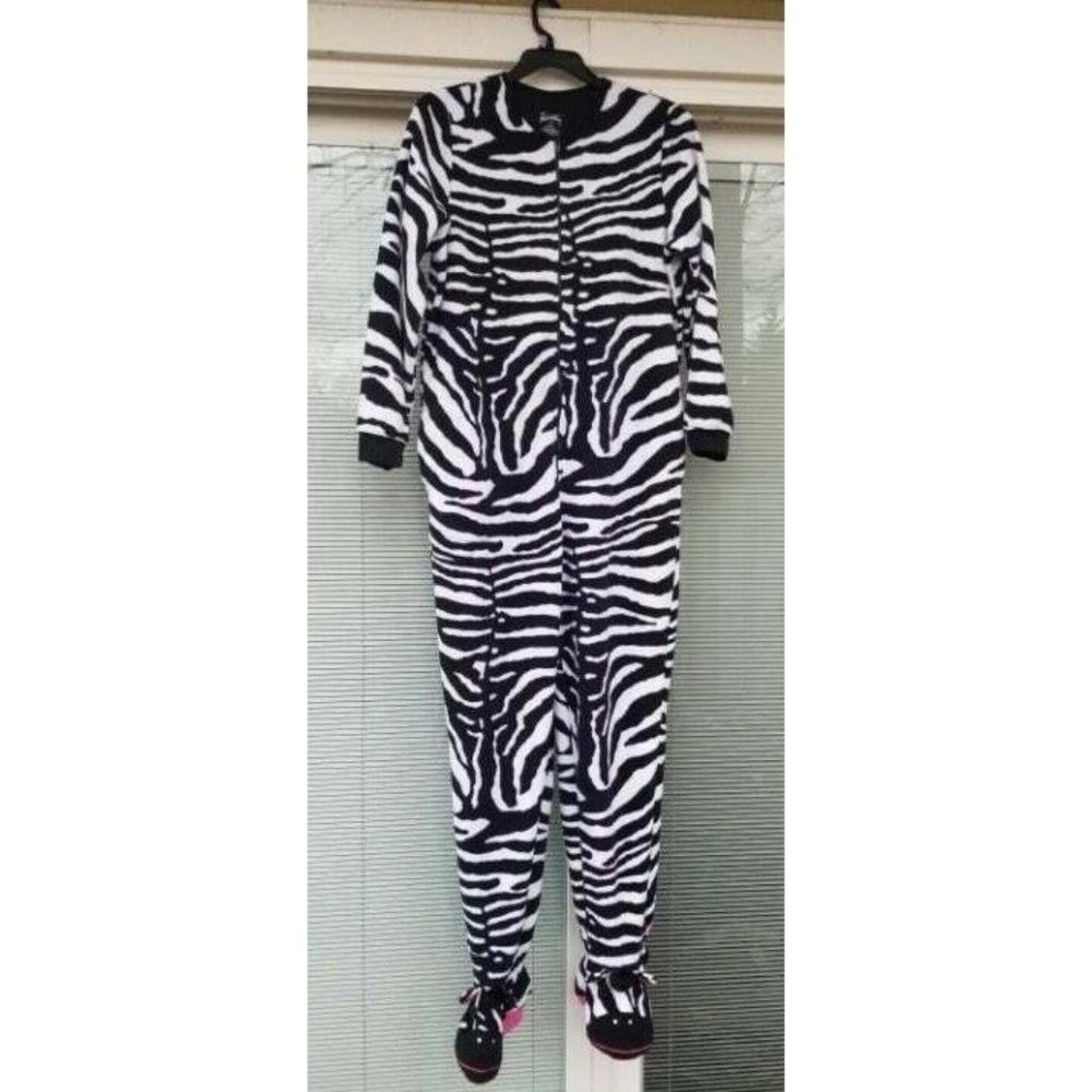 Nick and Nora Zebra Sleeper Footed Pajamas M